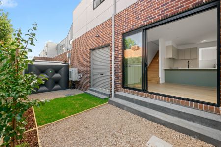 1/4 Benambra Street, Preston VIC 3072 - Townhouse For Rent | Domain - Photo 5