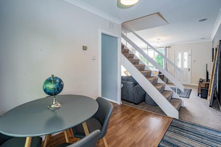 3 bedroom maisonette to rent - Photo 2