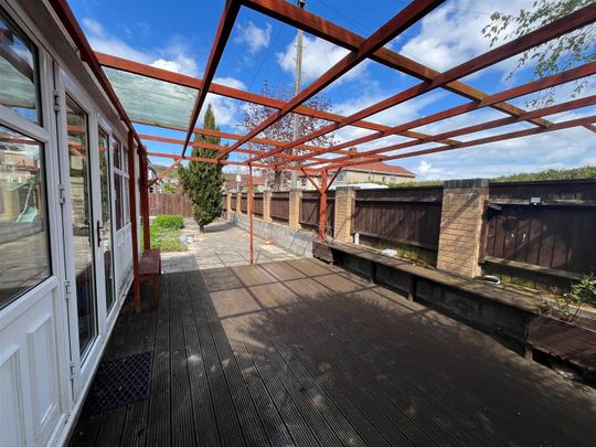 Earlham Grove, Weston-Super-Mare - Photo 1