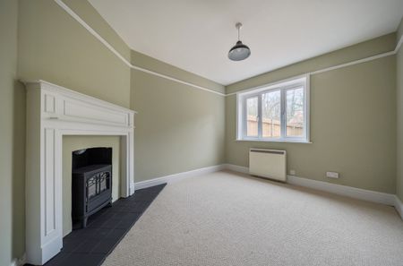 3 bedroom semi-detached house to rent - Photo 4