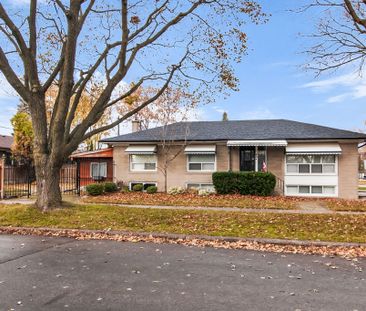 For Lease - 46 Basildon Crescent, Toronto, Ontario - Photo 1