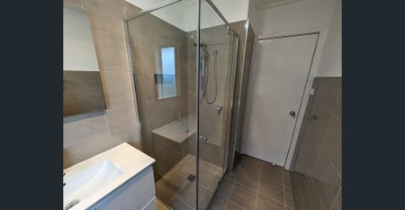 FAMILY HOME - Photo 5