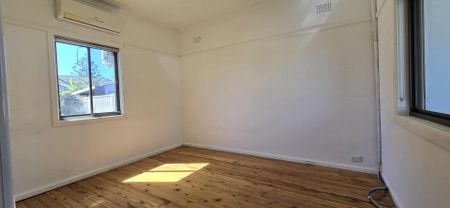 Modern Family Living - Photo 2