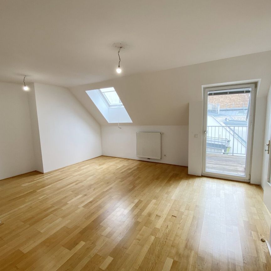 Schöne, großzügige 2 Zimmer-Altbauwohnung im 7. Bezirk - Foto 1