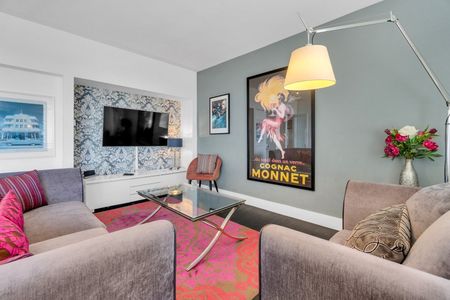 3 Bed Flat, Kings Road, BN1 - Photo 2