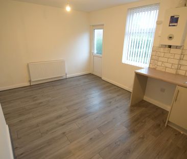 To Let 2 Bed Semi-Detached House - Photo 1