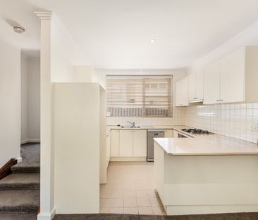 170 Meters from Toorak Village - Photo 3