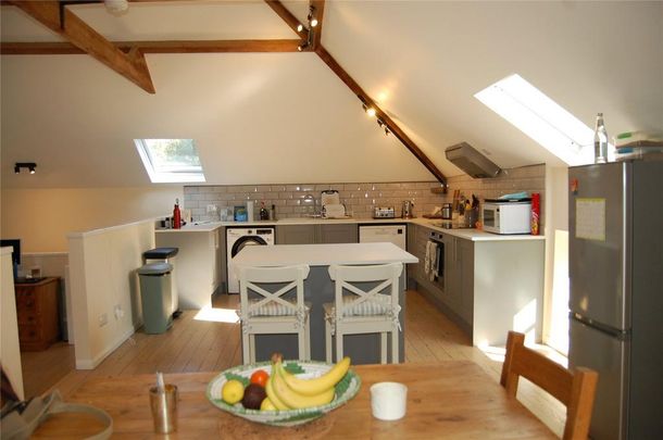 3 bedroom barn conversion to rent - Photo 1