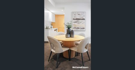 Spacious & Well-designed Apartment - Photo 3