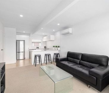 Fully furnished - short or longer term avail. - Photo 4