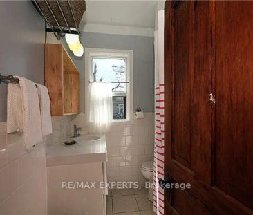 Detached Home For Lease | W9045475 - Photo 4