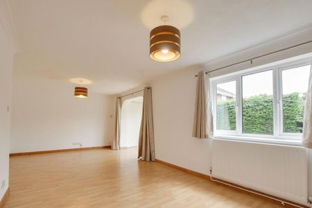 3 bedroom detached house to rent - Photo 2