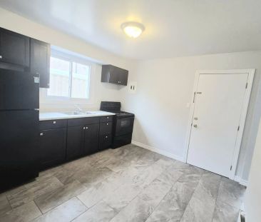 184 Simcoe Street #2 - Photo 3