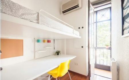 Glorieta de Ruiz Giménez, Madrid, Community of Madrid 28015 - Photo 5