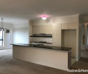 “Splendid 4Br Home in Arndel, Truganina!” - Photo 6