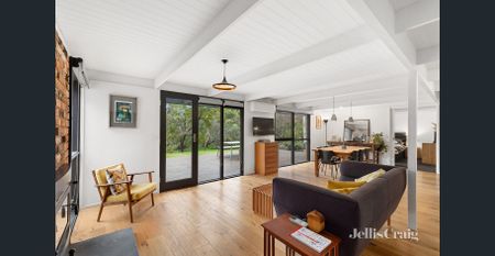 Architectural Elegance Surrounded by Nature - Photo 3