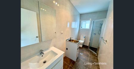 Modern & peaceful two-bedroom garden home close to amenities - Photo 2