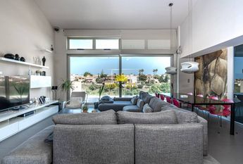 Long term rental, Luxury house with 5 bedrooms in Los Balcones - Los Altos del Edén, Torrevieja Alicante.