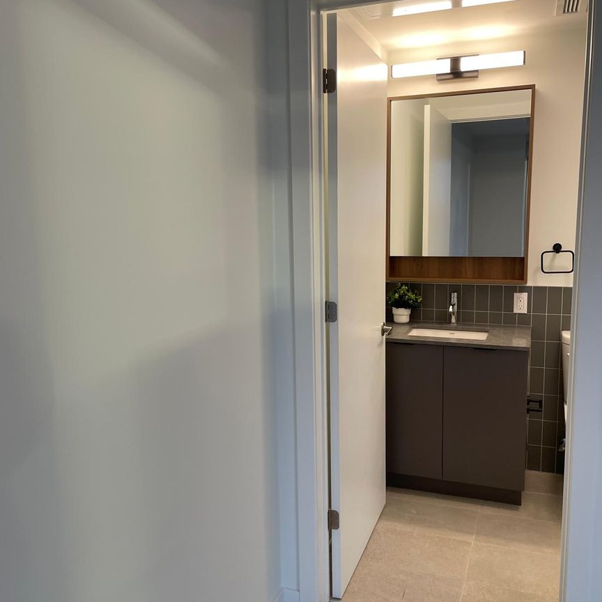 280 Montgomery - Photo 1