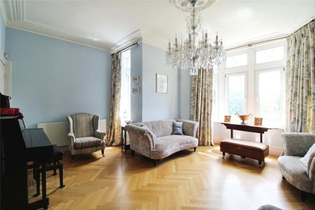 4 bedroom end of terrace house to rent - Photo 3