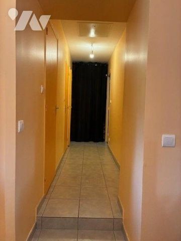 A LOUER Un Appartement de type F2 d'environ 41 m² situé au 1er étage sans ascenseur à FAIX - SA... - Photo 4