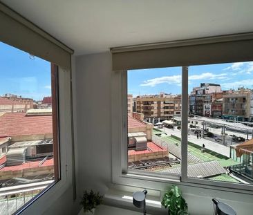 Carrer dOccident, L'Hospitalet de Llobregat, Catalonia - Photo 1