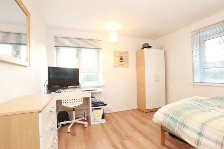 Paul Street – Room 3 - Photo 4