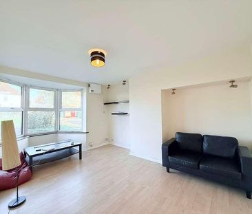 Wolsey Grove, Edgware, HA8 - Photo 2