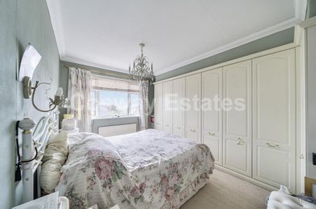 4 bedroom semi-detached house to rent - Photo 5