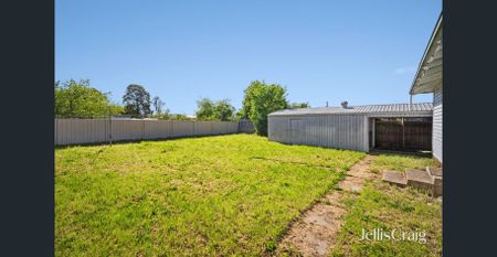 Three bedroom home in great location - Photo 4