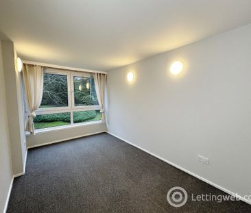 3 Bedroom Flat to Rent - Photo 6