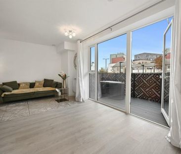 3 bedroom flat to rent - Photo 1