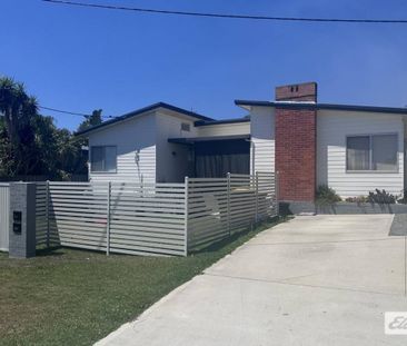 Charming 3-Bedroom Home in Prime Taree West Location - Photo 3