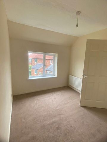 2 bedroom semi-detached house to rent - Photo 5