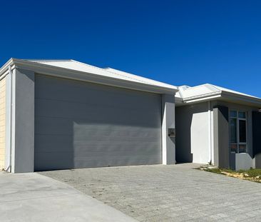 Welcome to Your Dream Rental Home in Sought-After Dawesville! - Photo 1
