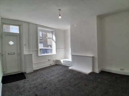 2 bedroom terraced house to rent - Photo 4