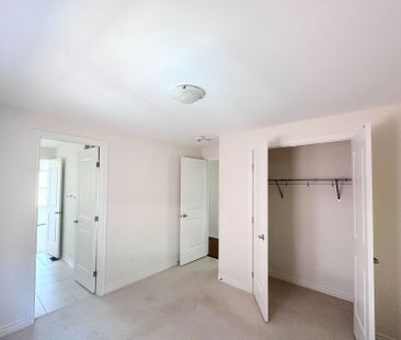 For Lease - 93 Forest Edge Crescent, East Gwillimbury, Ontario - Photo 2