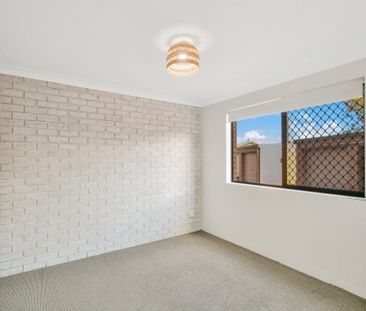 RENOVATED GROUND FLOOR APARTMENT - CLOSE TO KINGSCLIFF BEACH - Photo 4