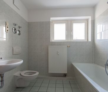 Frisch renovierte Wohnung in wundervoller grüner Lage - Photo 2