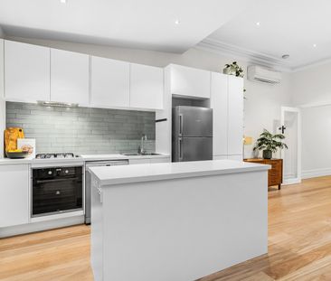 Register To Insect // INNER-CITY SPACE & CHARM - Photo 2