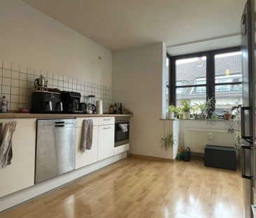 KREFELD-INRATH - SCHÖNE LICHTDURCHFLUTETE DREI ZIMMER MAISONETTE-WOHNUNG - MIT BALKON UND STELLPLATZ - Foto 3