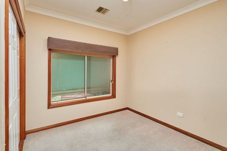 Large Family Home with Stunning Views - Photo 5