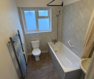 3 bedroom terraced house to rent - Photo 6