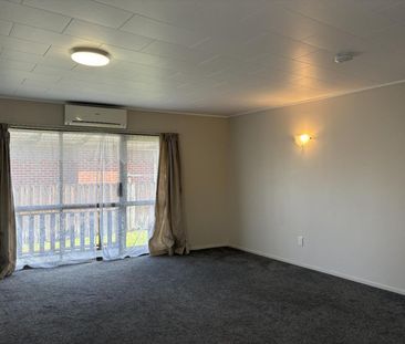 Unit Living - Photo 6