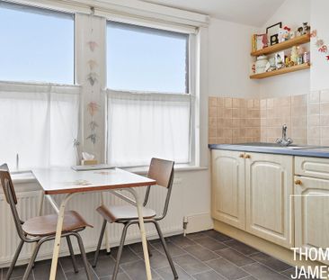 1 bed Flat To Let - Photo 3