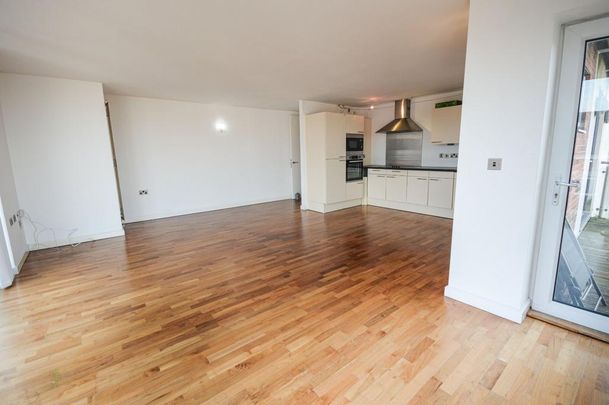 2 bedroom flat to rent - Photo 1