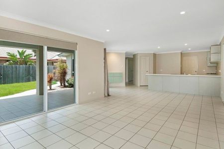 Spacious & Well-Maintained Family Home - Photo 5