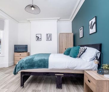 1 bedroom in a house share to rent - Photo 2