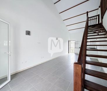 Location Maison 3 pièces 80m² REMIRE MONTJOLY 97354 - Photo 1