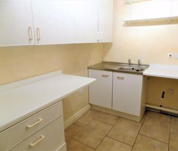 3 bedroom detached house to rent - Photo 2